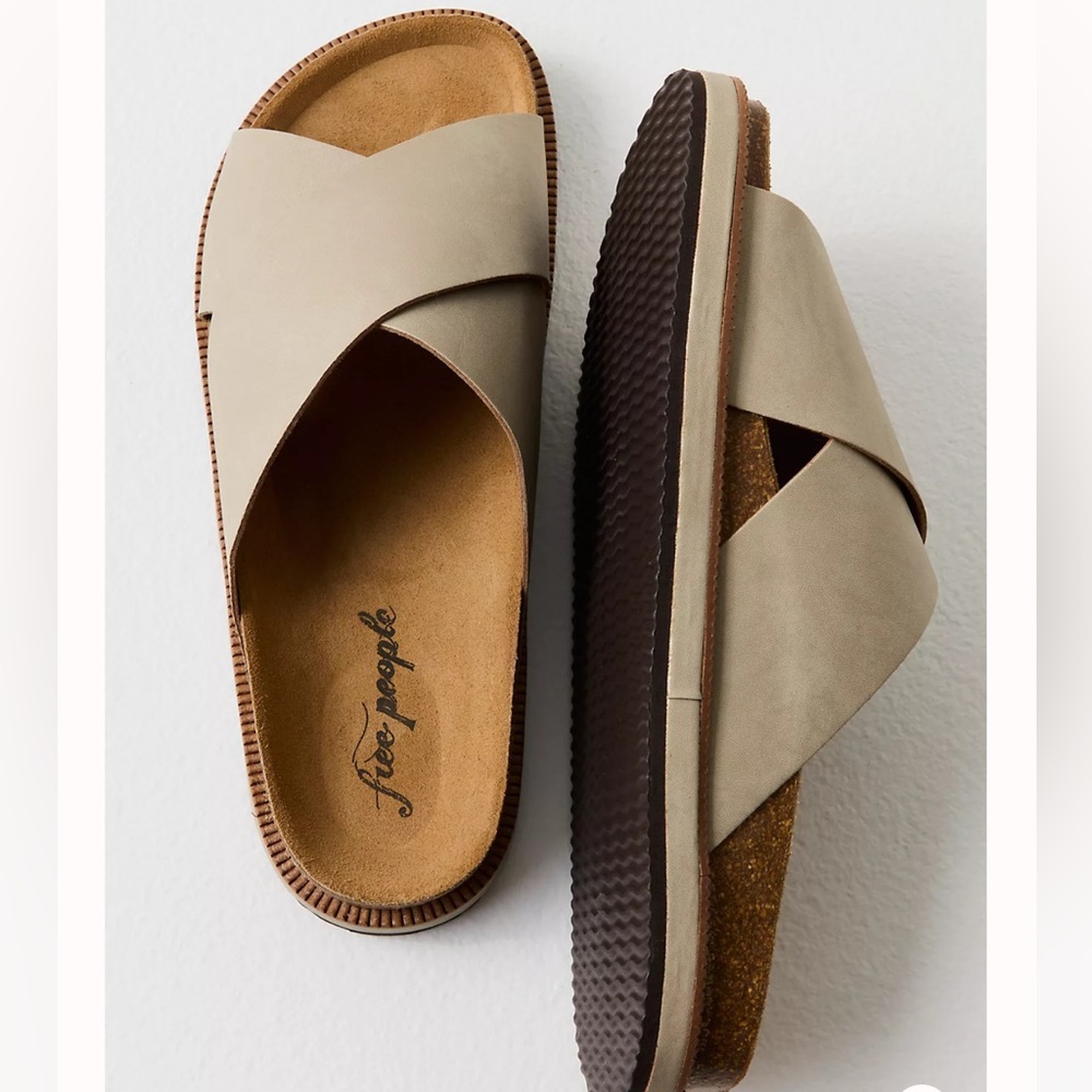 Free People Sidelines Footbed Slide Sandal in Taupe size 8